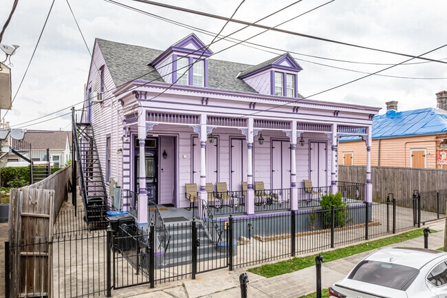 Homes in the 7th Ward can be very colorful.