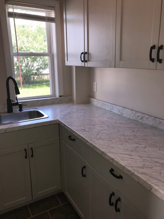 347 Woonasquatucket Ave unit 1, North Providence, RI 02911 - photo 4