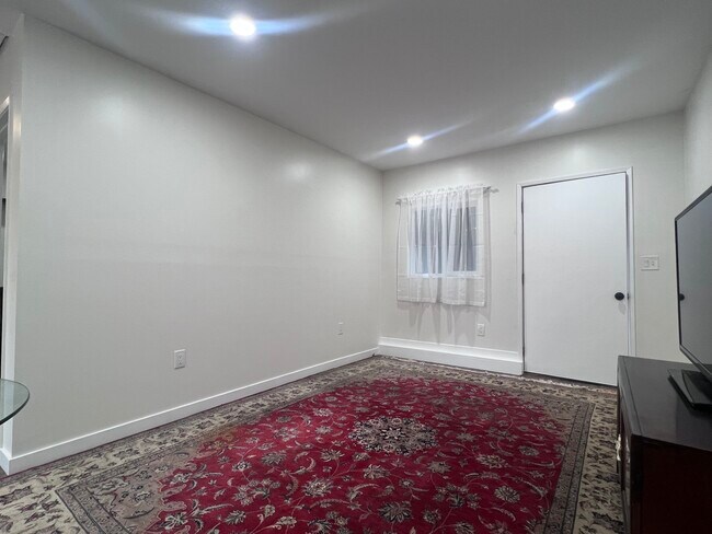 1367 W 12th St unit B, San Pedro, CA 90732 - photo 4