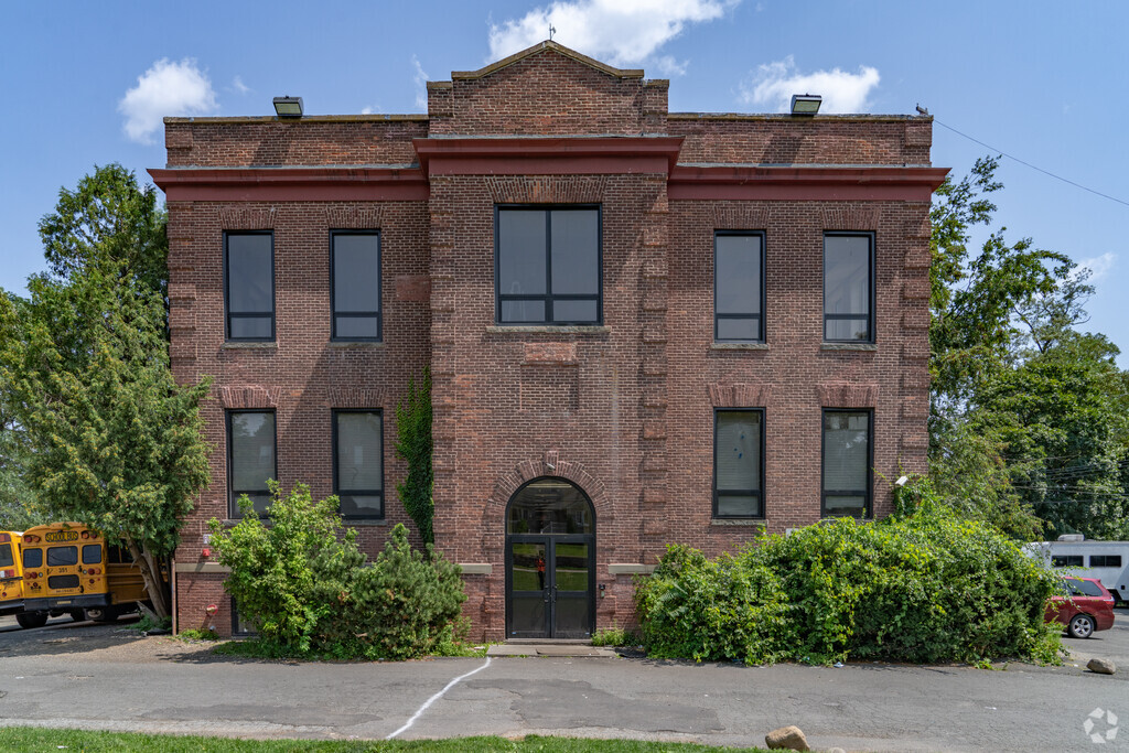 Welcome to Yeshiva Bais Hachinuch in Spring Valley, NY.