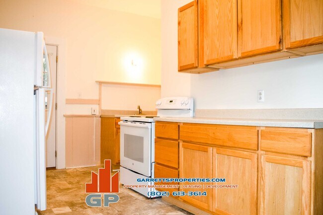 64 N Pleasant St unit 3, Middlebury, VT 05753 - photo 2