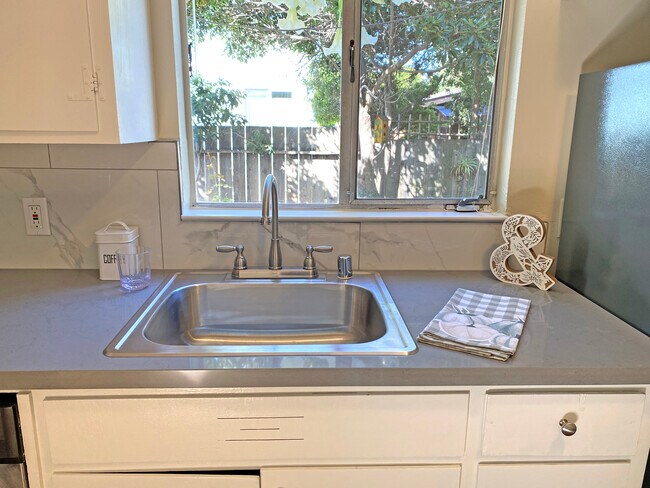 1114 Stannage Ave, Albany, CA 94706 - photo 5