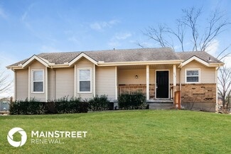 612 Arena Dr, Peculiar, MO 64078