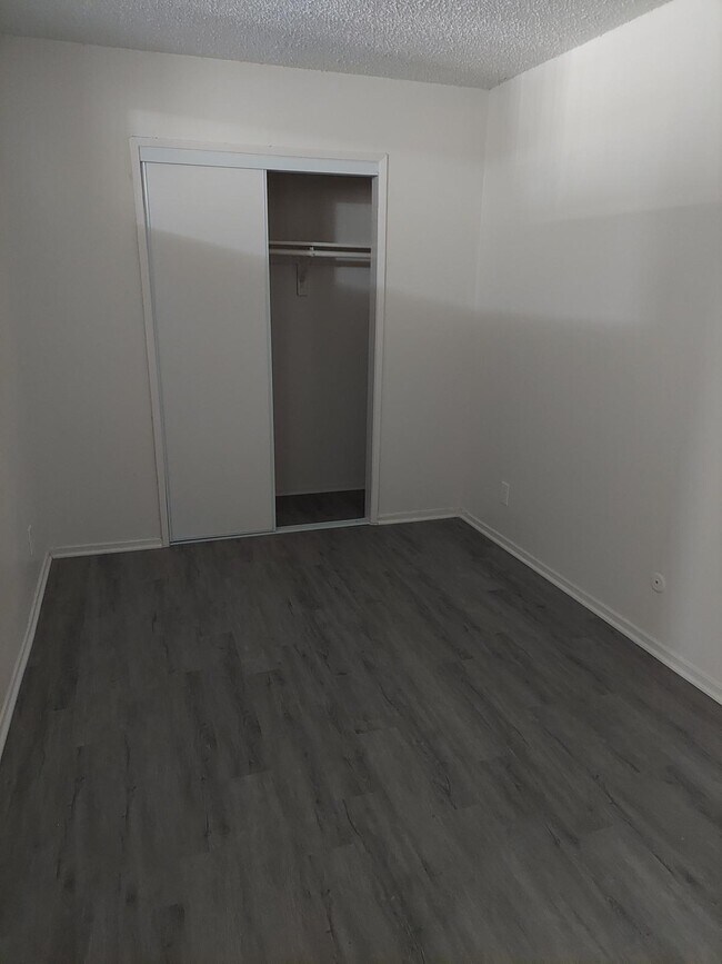 Etiwanda Villas, Reseda, CA 91335 - photo 5