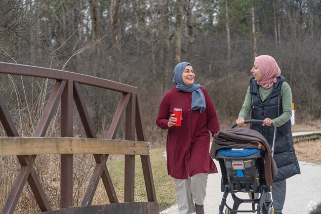 Darien residents love the walking paths situated throughout the neighborhood.