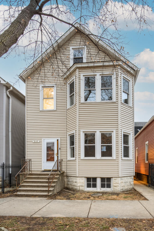 2137 N Maplewood Ave Unit 2R, Chicago, IL 60647