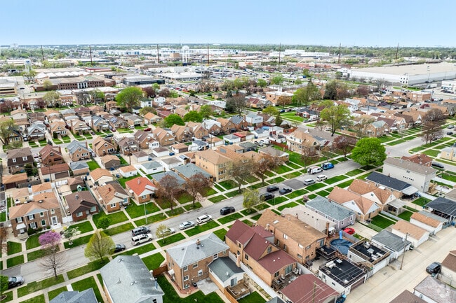 Residents enjoy being close to many options for shopping in Melrose Park.