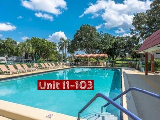 9410 N Hollybrook Lake Dr, Pembroke Pines, FL 33025