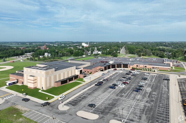 The student- teacher ratio at Albany Area Middle School is 20 to 1.