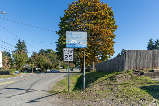 Located in the city of Tukwila, McMicken Heights is a lovely neighborhood with a lot of charm.