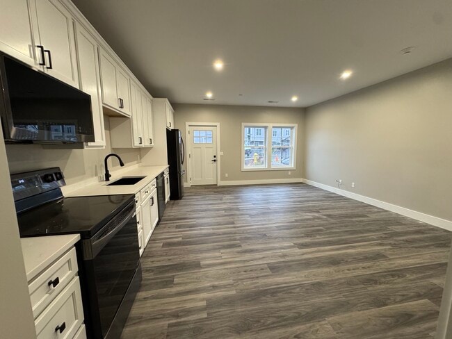 243 Echo Lake Rd unit 1, Watertown, CT 06795 - photo 3