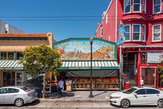 Gus's Haight Street Market provides locals with all their fresh produce and grocery needs.