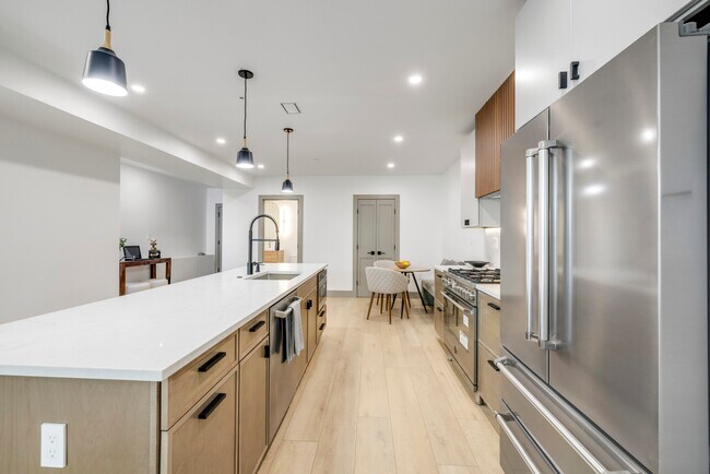 566 E 3rd St unit 1, Boston, MA 02127 - photo 4