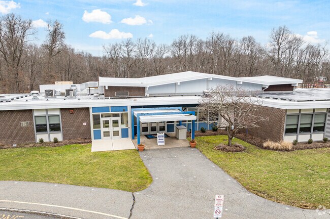 Briarwood School empowers all students to achieve their highest potential.