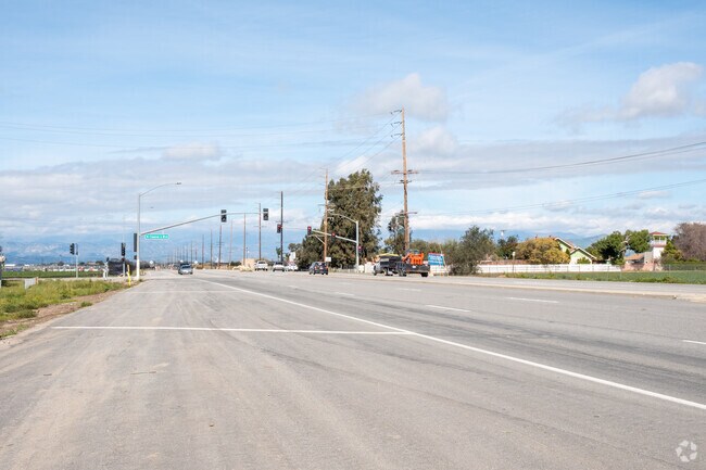 The Pacific Coast Highway passes through La Colonia, eventually merging withe the 101 freeway.
