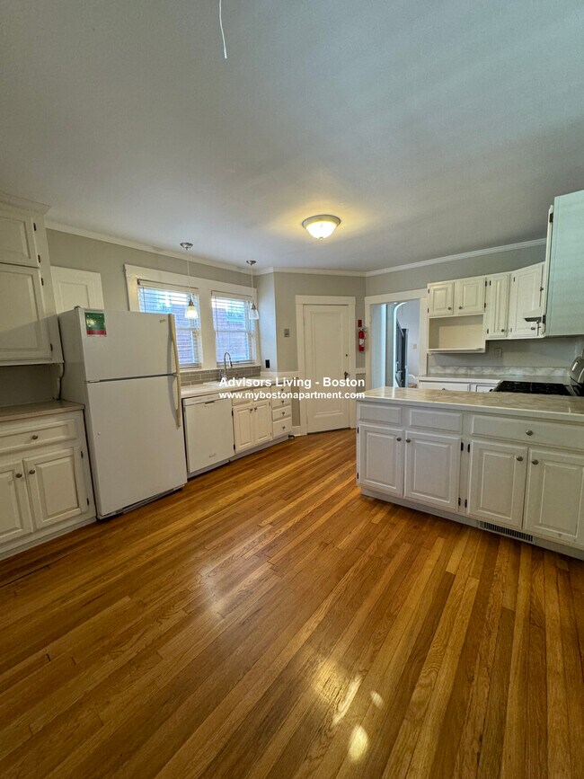 80 Lake St, Brighton, MA 02135 - photo 2