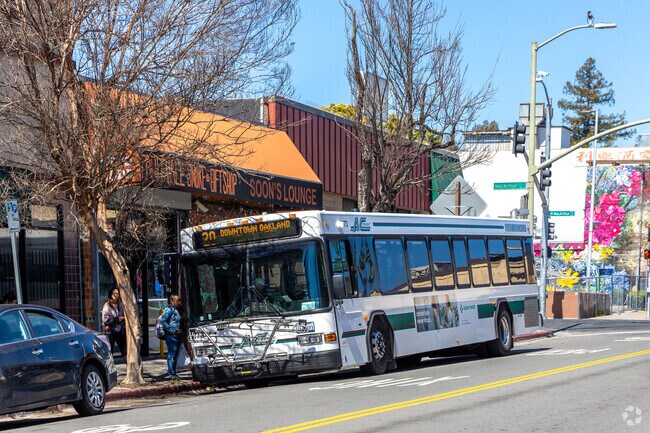 Nearby Tuxedo there are several bus stops, which provide an accessible public transit option.