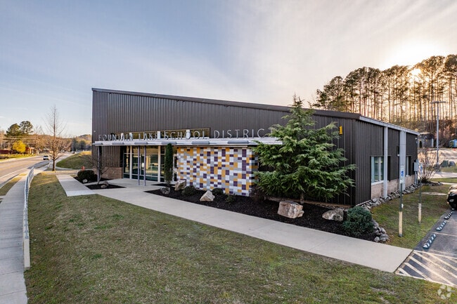 Fountain Lake School District serves eastern Hot Springs Village.