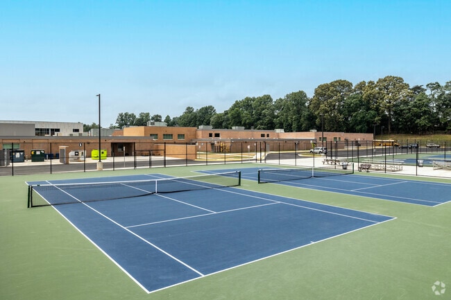 Oakton High has well maintained tennis courts in Vienna.