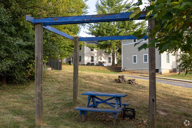 Bloomington Developmental Learning Center has 3 full time teachers.