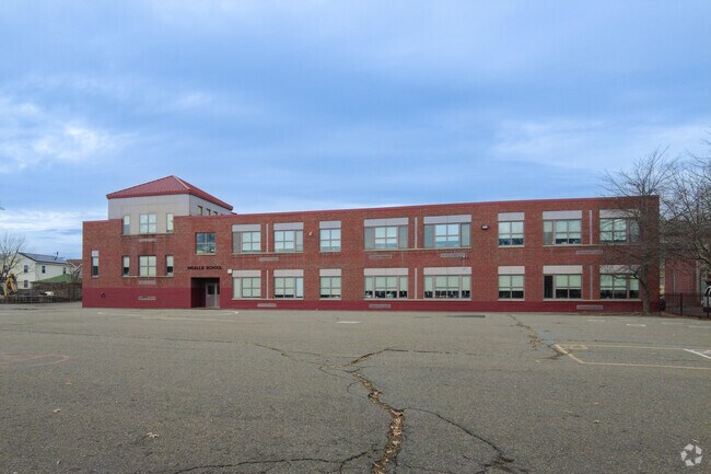 Ingalls Elementary has an overall grade of C- on Niche.