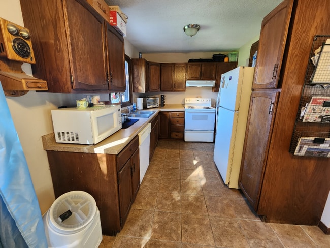 719 21st St S, Fargo, ND 58103 - photo 3