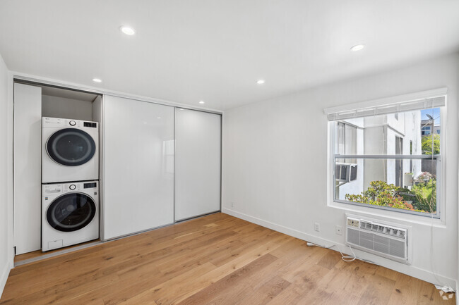1BR, 1BA - 1,000SF - Bedroom
