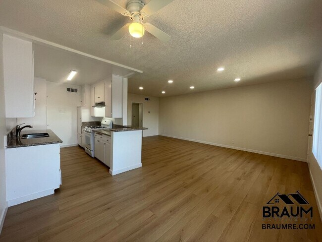 6041 Whitsett Ave, North Hollywood, CA 91606 - photo 2