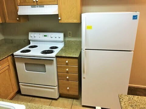 1333 N Camino Alto unit 2 bed 1 bath Condo, Vallejo, CA 94589 - photo 5