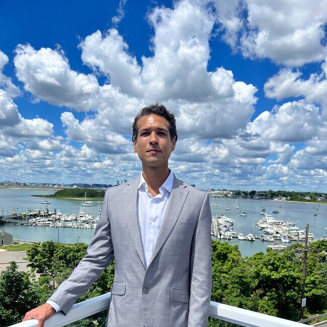 Agent Photo