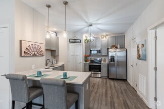 820 S Gateway Blvd, Clarksville, TN 37043