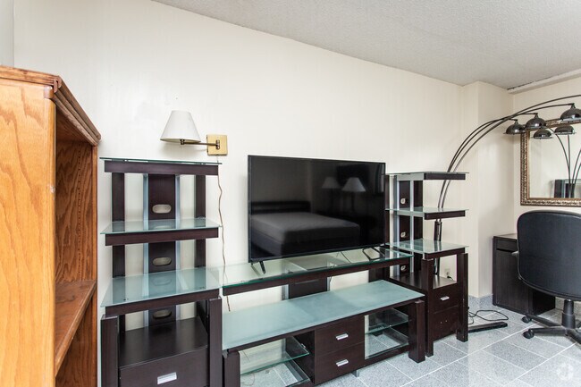 Riverwatch Towers, Columbus, OH 43201 - photo 3