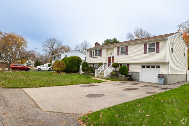 Raised Ranch style homes are abundant in the Hartford Avenue Neighborhood.