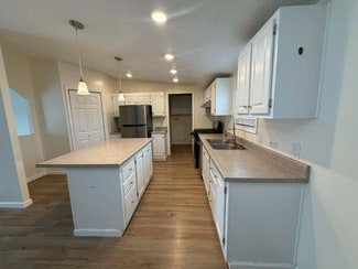 3319 Ridgewood Ave, Springfield, IL 62702