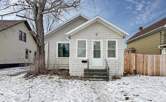 906 12th St N, Fargo, ND 58102