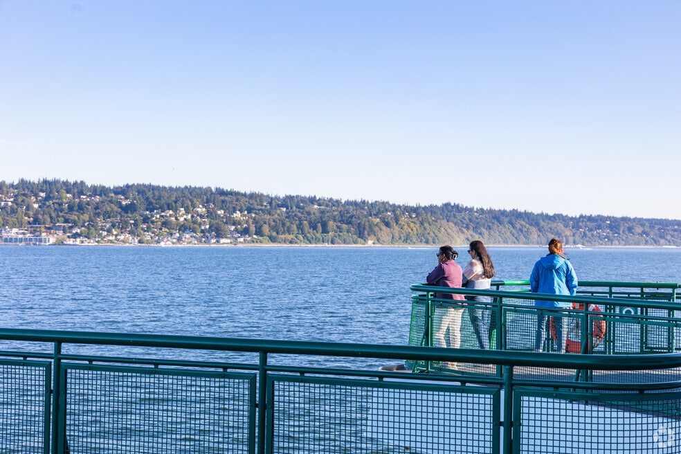 NH_Clinton_555671_P2_V1_TH_091024