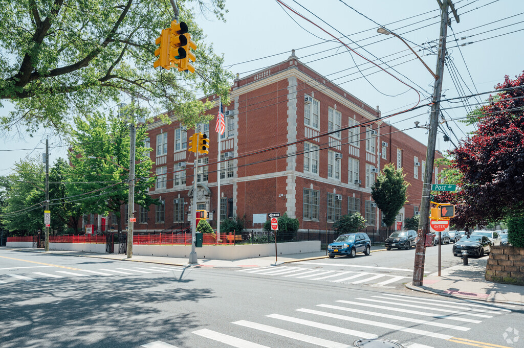 PS 19 Curtis School is a public school located on Post Ave in Port Richmond.