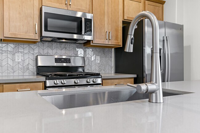 9994 W Piccadilly Rd, Avondale, AZ 85392 - photo 7