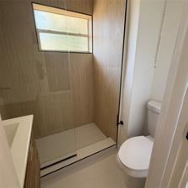 1827 N Dixie Hwy unit 2, Fort Lauderdale, FL 33305 - photo 4