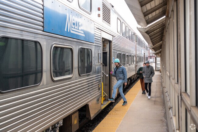Residents of Humboldt Park can catch a ride on the Metra train to downtown.