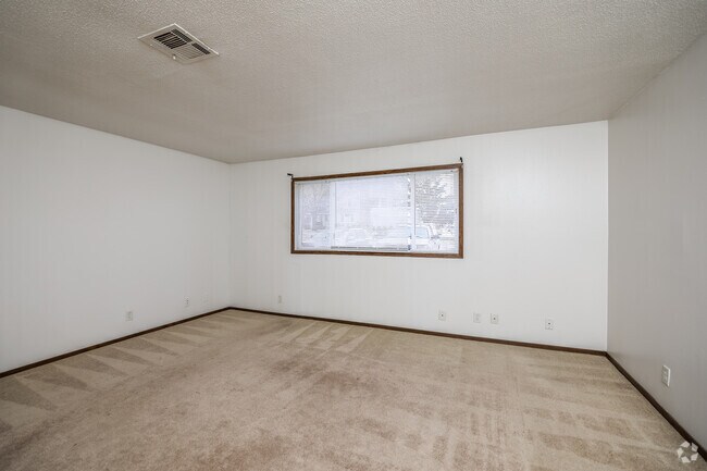 1BR, 1BA - 798 SF