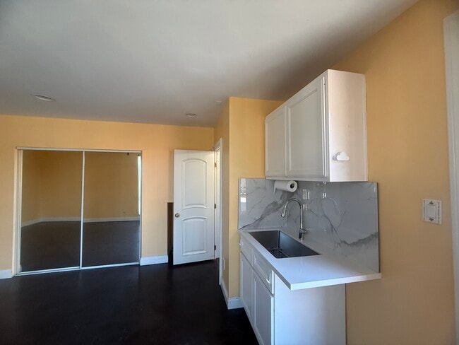 602 Elvira Ave unit C, Redondo Beach, CA 90277 - photo 3