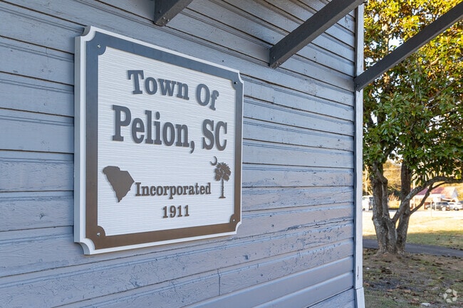 At last count Pelion is home to a little over 1000 residents.