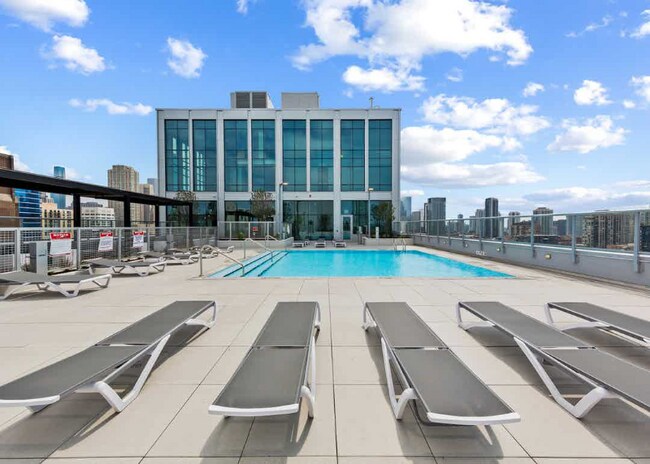 814 N Wells St, Chicago, IL 60610 - photo 5