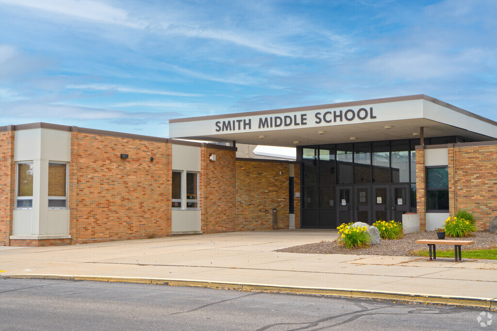 Front entrance to Smith Middle School.