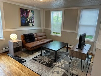 28 E Oxford St Unit 28 Oxford St, Portland, ME 04101
