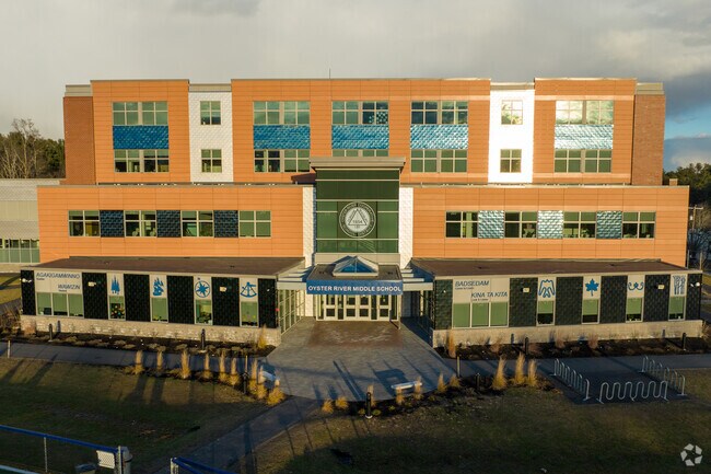 Oyster River Middle School is a public school in Strafford County for students grades 5-8.