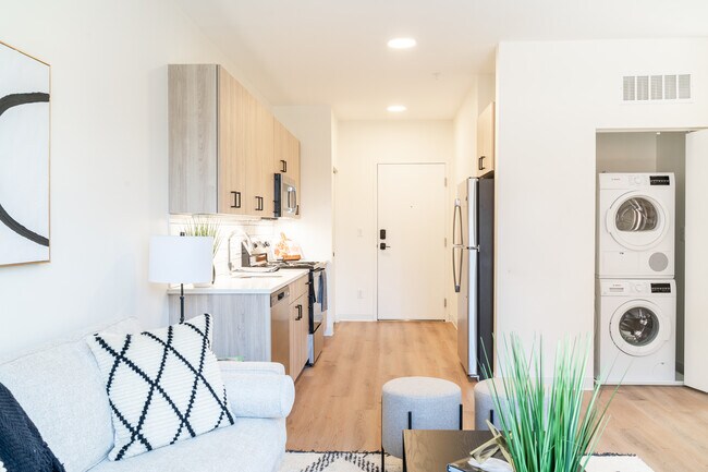 Tapestry Station, Evanston, IL 60202 - photo 4