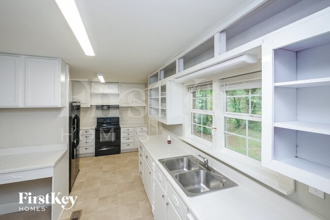 5133 Old Grant Rd, Ellenwood, GA 30294 - photo 4