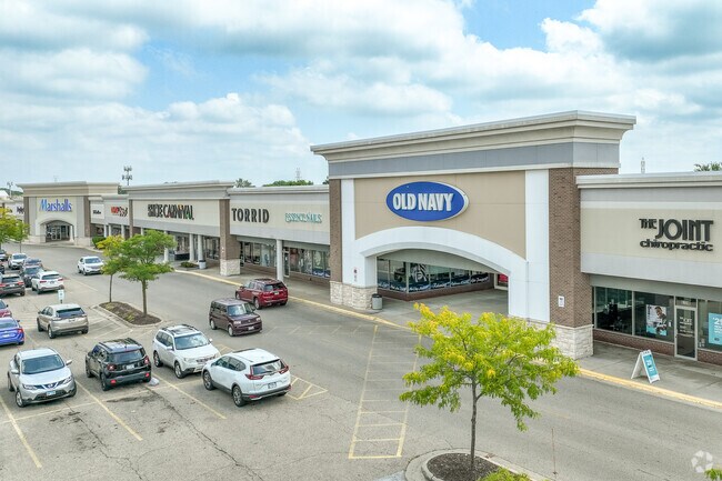 Old Navy and other clothing stores are conveniently located near Arnold.